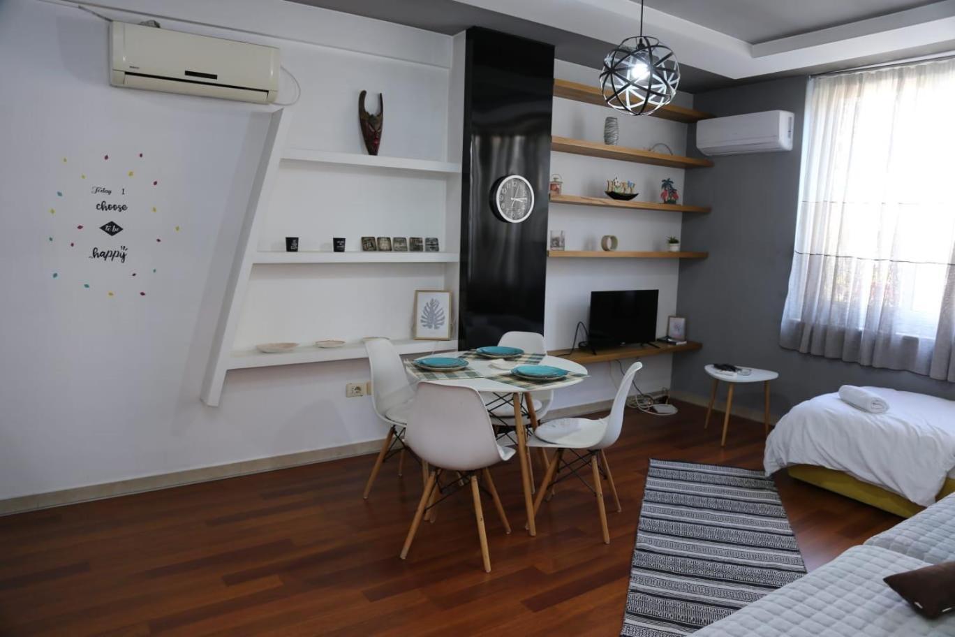 Ergi'S Host Apartment Tirana Exterior foto
